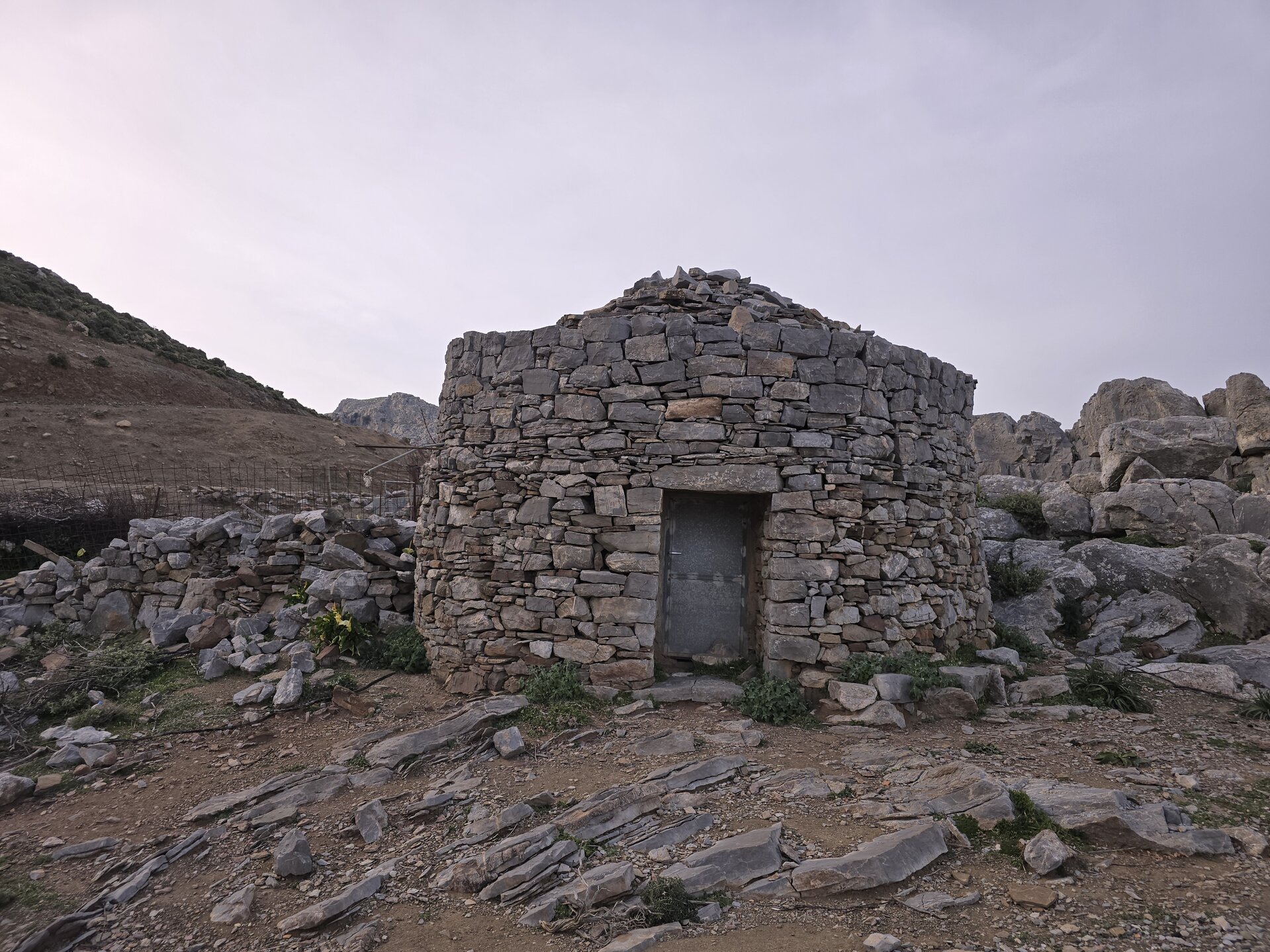 ΜΙΤΑΤΟ ΣΤΟΝ ΑΧΕΝΤΡΙΑ