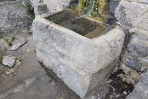 ΚΡΗΝΗ ΣΤΟΝ ΑΧΕΝΤΡΙΑ