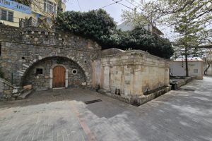 ΚΡΗΝΗ ΣΤΟΝ ΑΜΑΡΙΑΝΟ