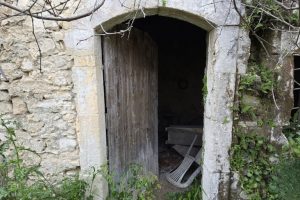 ΑΓΡΟΤΟΣΠΙΤΟ ΣΤΗ ΠΛΟΥΤΗ 