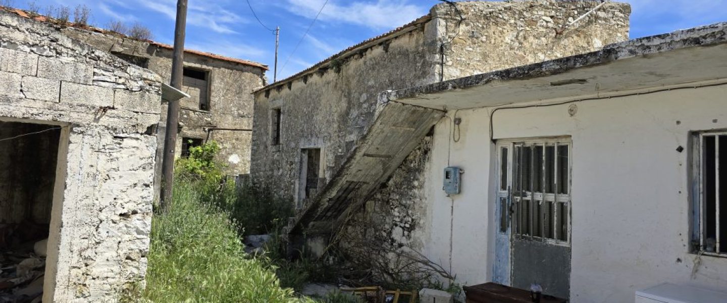 ΑΓΡΟΤΟΣΠΙΤΟ ΣΤΟΝ ΑΧΕΝΤΡΙΑ Β'