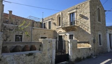 ΑΓΡΟΤΟΣΠΙΤΟ ΣΤΗ ΦΑΝΕΡΩΜΕΝΗ
