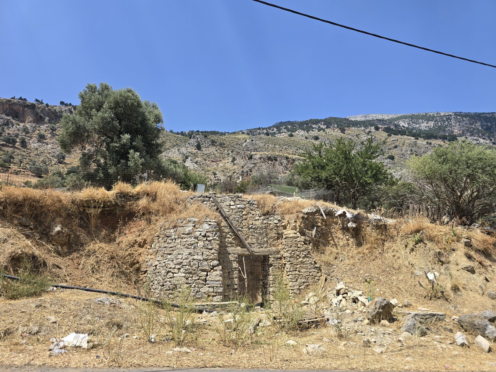 ΑΣΒΕΣΤΟΚΑΜΙΝΟ ΣΤΑ ΒΟΡΙΖΙΑ