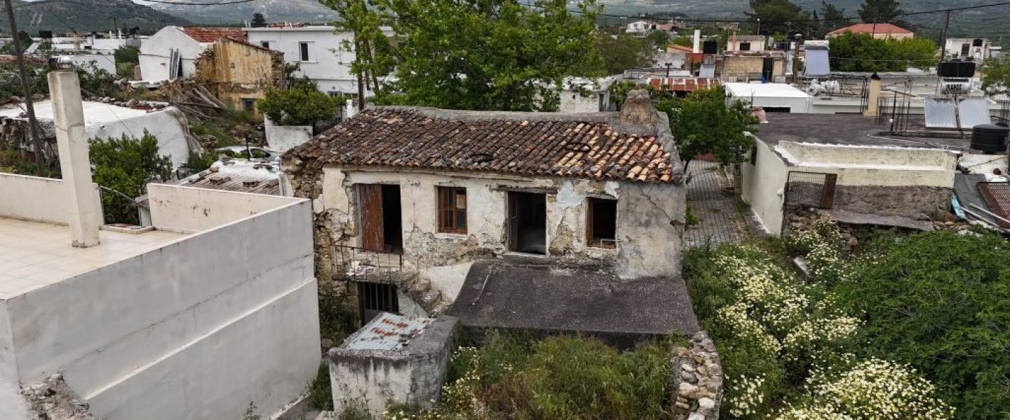 ΑΓΡΟΤΟΣΠΙΤΟ ΣΤΟ ΙΝΙ Α'