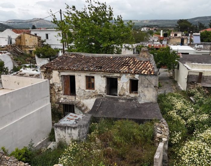 ΑΓΡΟΤΟΣΠΙΤΟ ΣΤΟ ΙΝΙ Α'